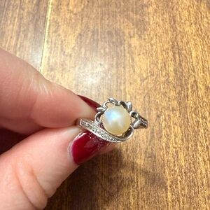 Elegant Silver Pearl Ring